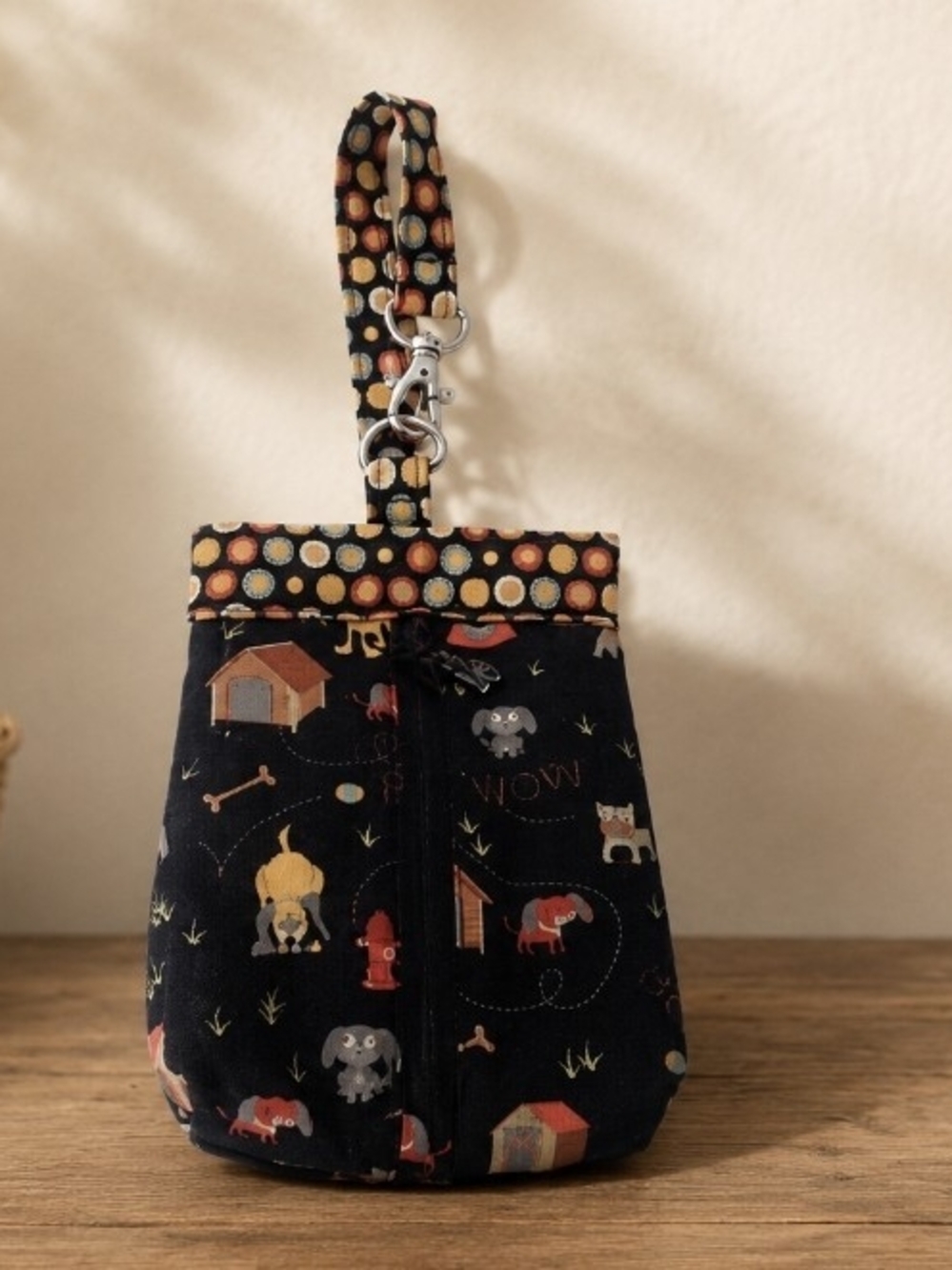 Black Dog-Pattern Wristlet/phone Carrier/little Bag